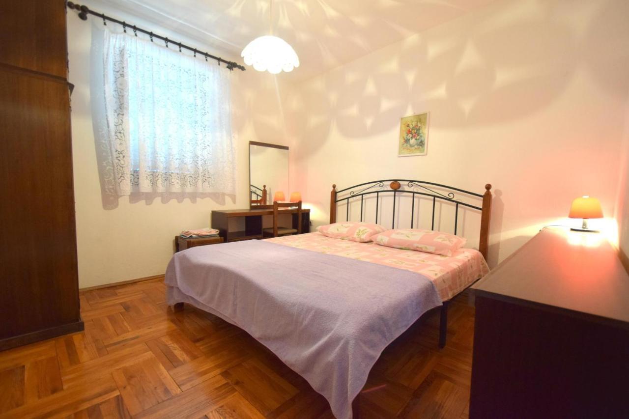 Apartments Petrovic Малинска Экстерьер фото