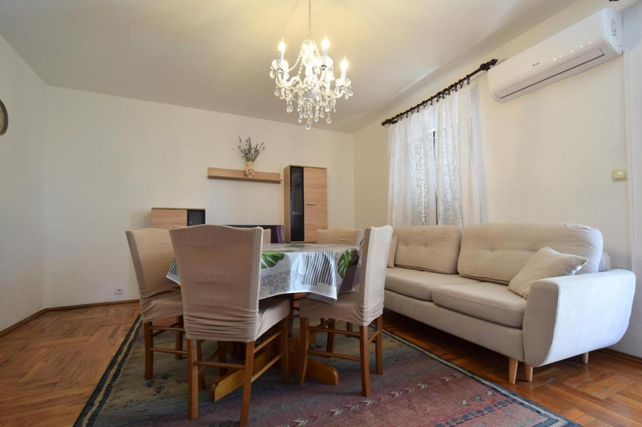 Apartments Petrovic Малинска Экстерьер фото