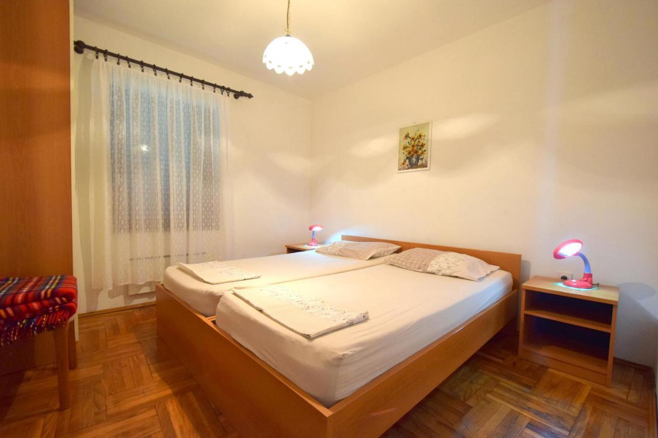 Apartments Petrovic Малинска Экстерьер фото